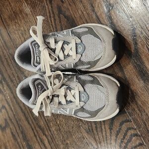 Kids New Balance 990v6 Size 10